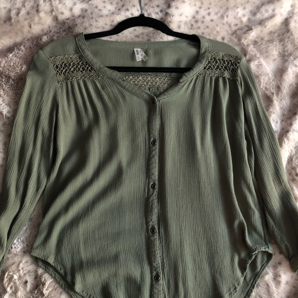 💙BOGO Olive Green Cropped Henley